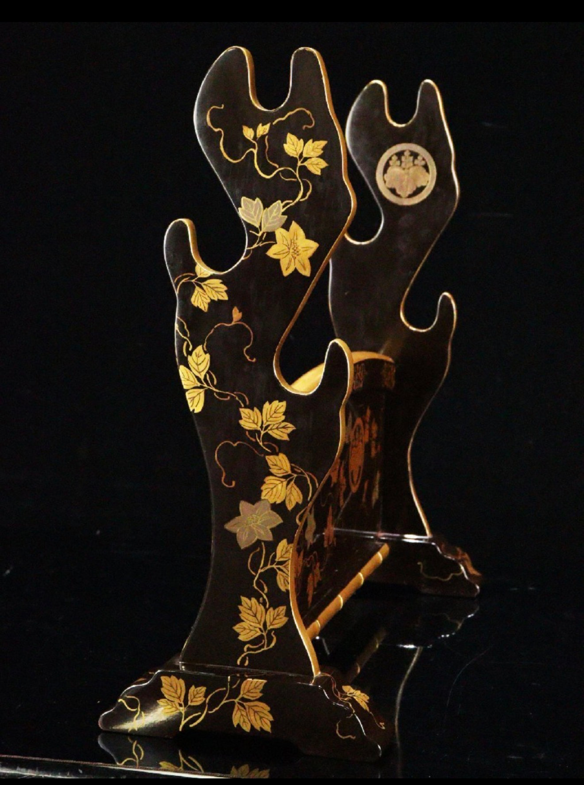 Antique Japanese Three-Sword Kake Black Lacquer, Gold Maki-e & Paulownia Mon, side view, for katana display