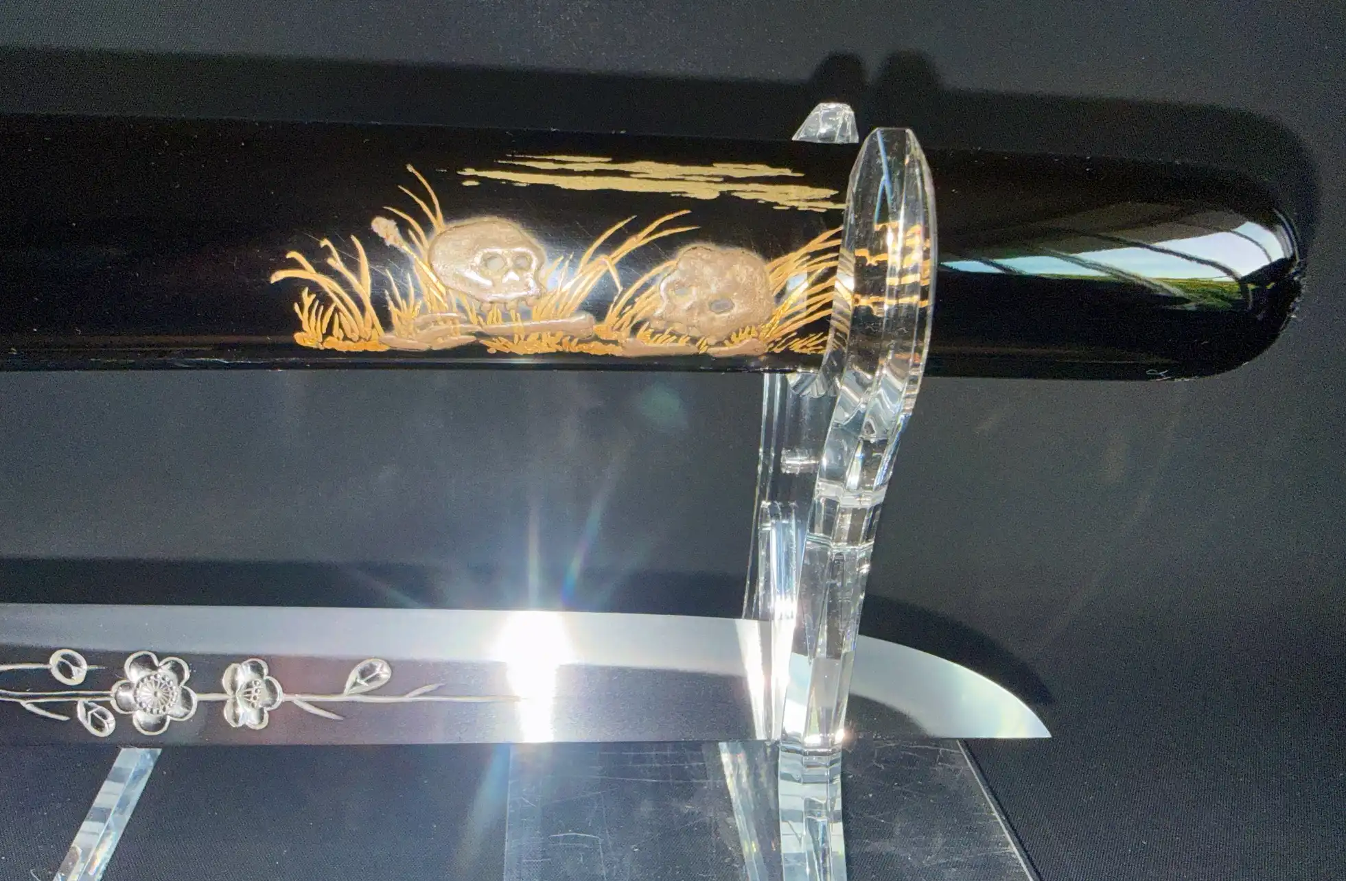 Ōno Yoshimitsu Mukansa Tantō, polished blade and elaborate scabbard with gold skull and grass motif