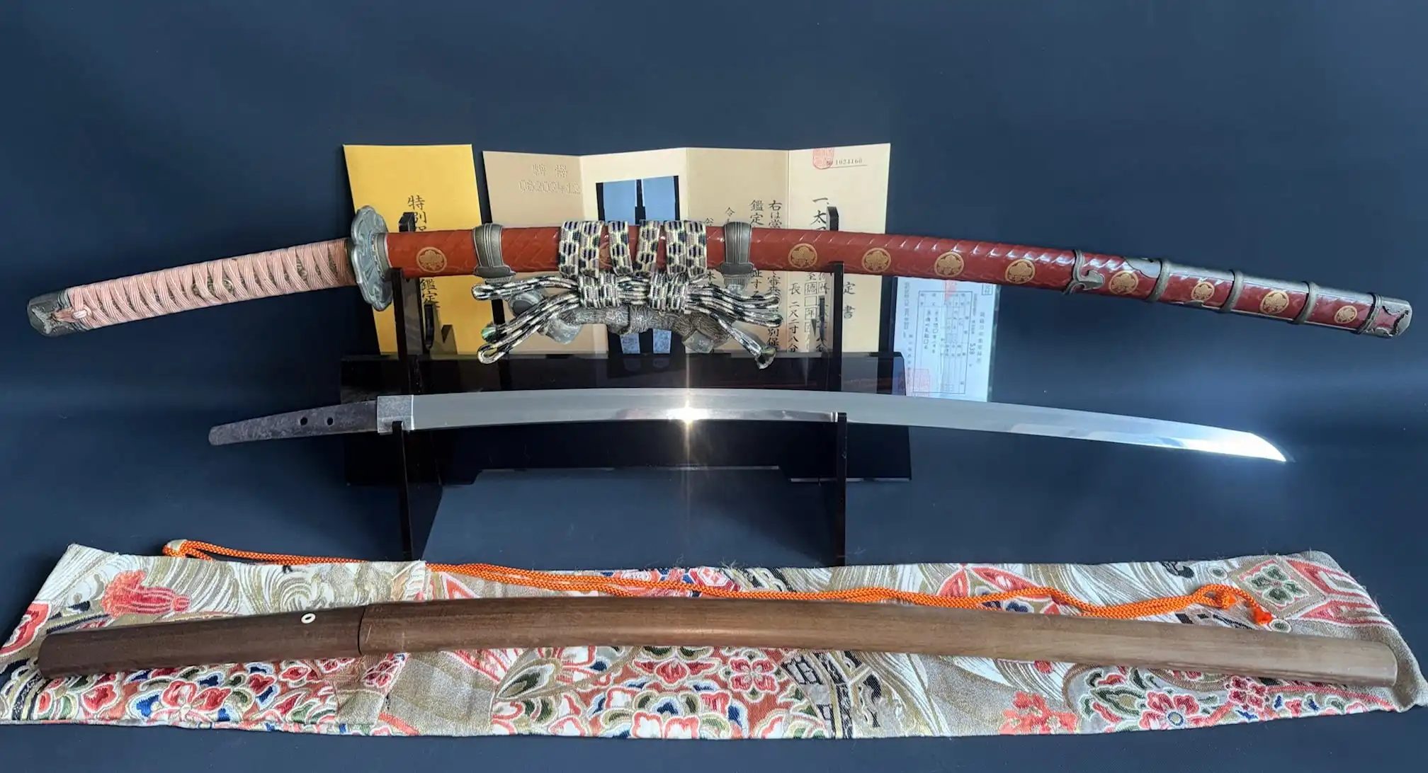 Nanbokuchō Tachi Hidemitsu katana with red saya, pink tsuka, and exposed blade, Kyodai Originals