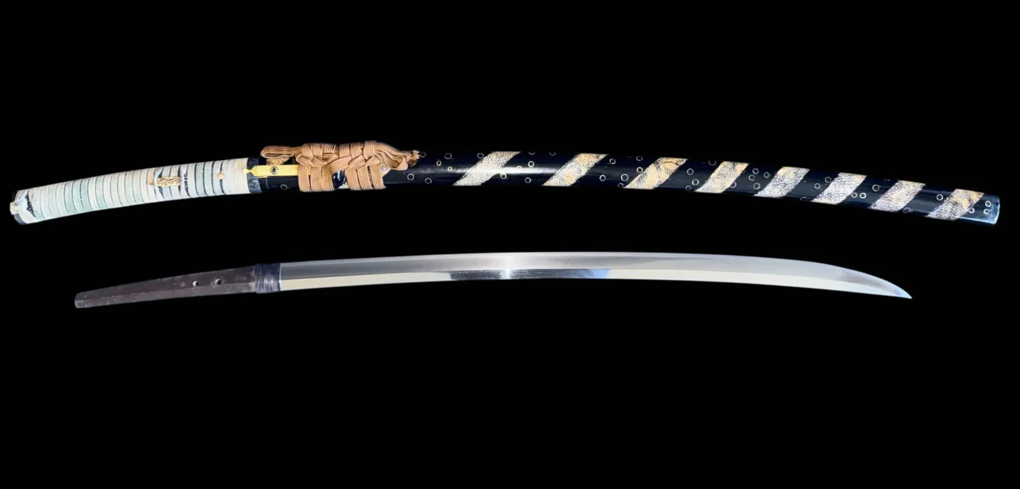 Kyodai Originals Aoe Nagamaki-Naoshi Katana with sheath removed, displayed against a dark background