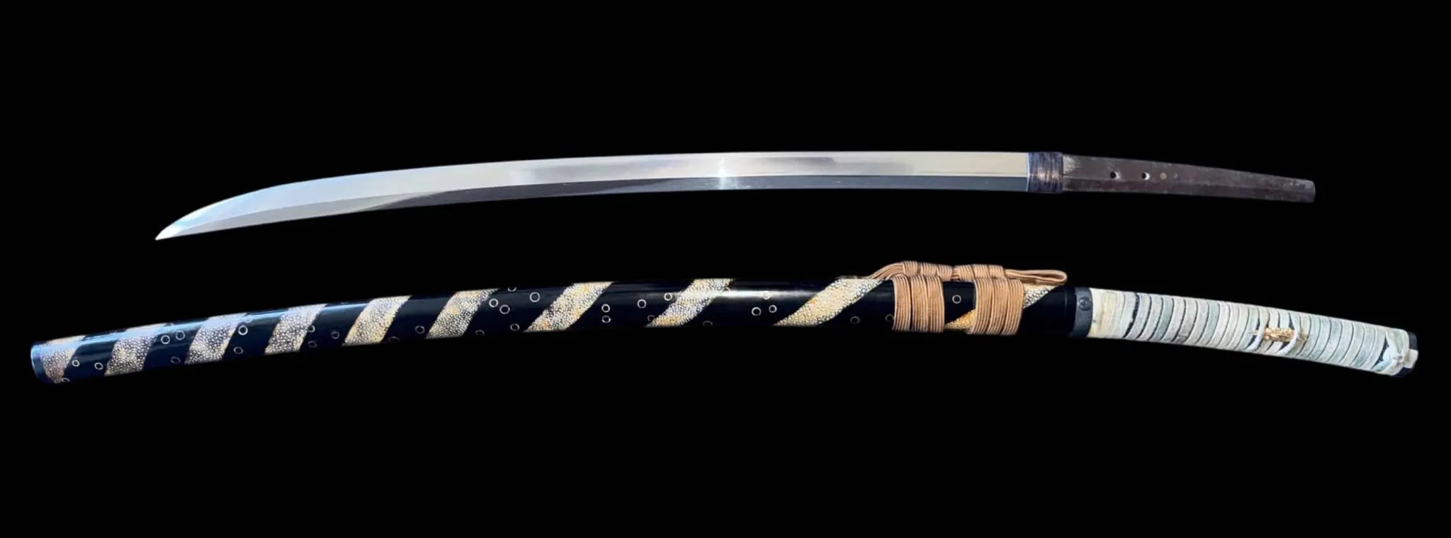 Kamakura Period Aoe Nagamaki-Naoshi Katana with black and silver saya, blade above