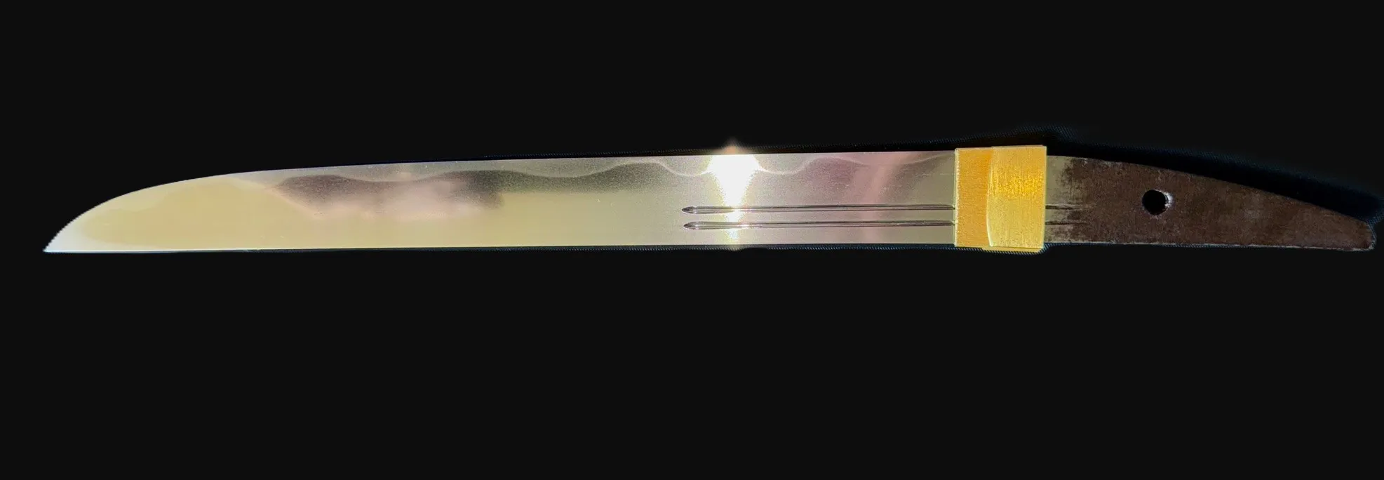 Gleaming straight NBTHK Jūyō Tōken Tantō by Heianjō Nagayoshi, from tip to tang, with twin grooves