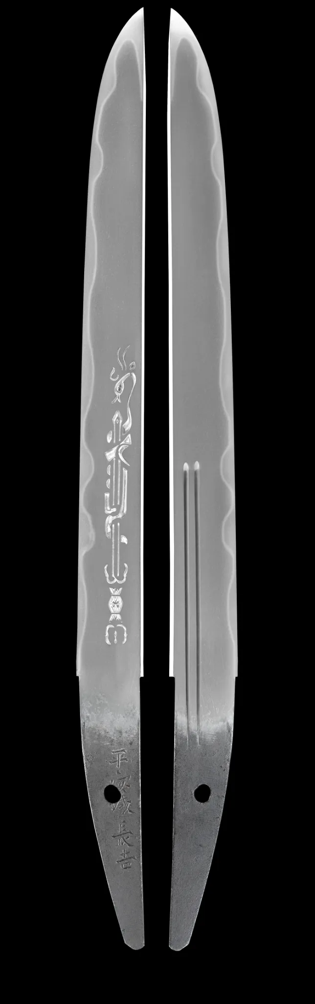NBTHK Jūyō Tōken Tantō by Heianjō Nagayoshi, two sides of the blade showing inscriptions and geometric details