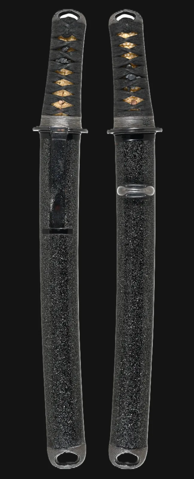 Pair of Kawachi no Kami Hironobu Tantō katana, full length, front and back, with black granular scabbards.