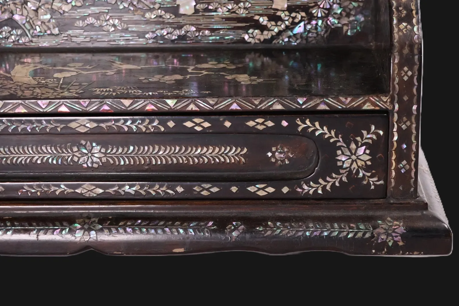 Close-up of raden inlay on Antique Japanese Silver Kake Three Sword Katana Kake with Drawer, a fine Accessory.