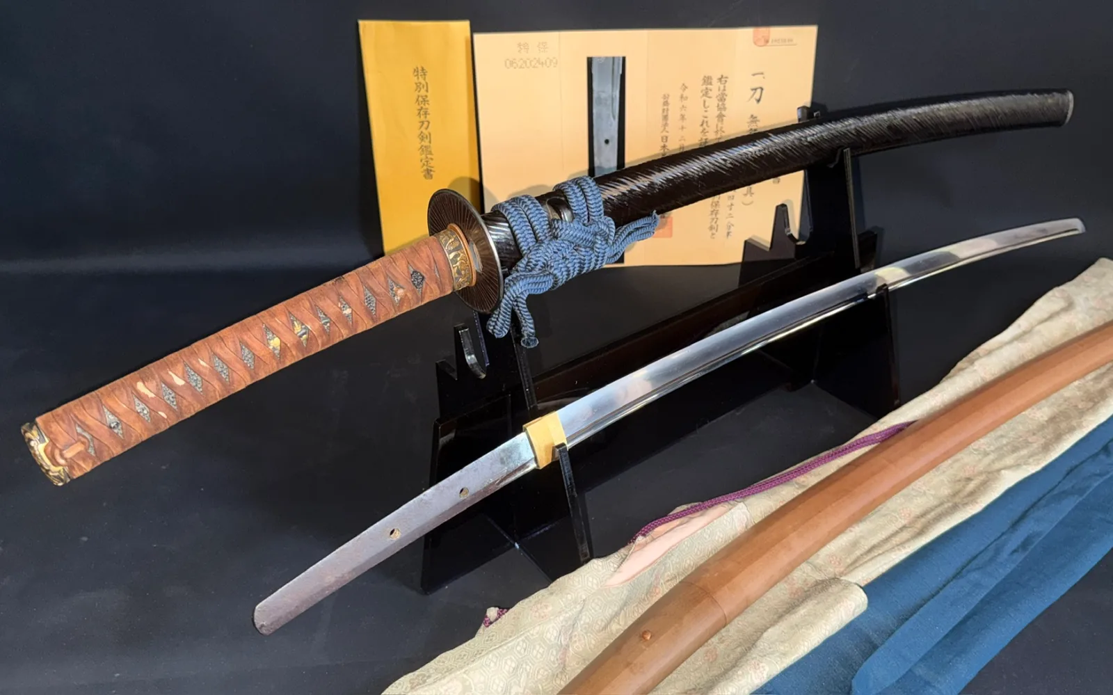 Kamakura Katana Sword Attributed to Rai Kunizane from above, detailed hilt and polished blade visible
