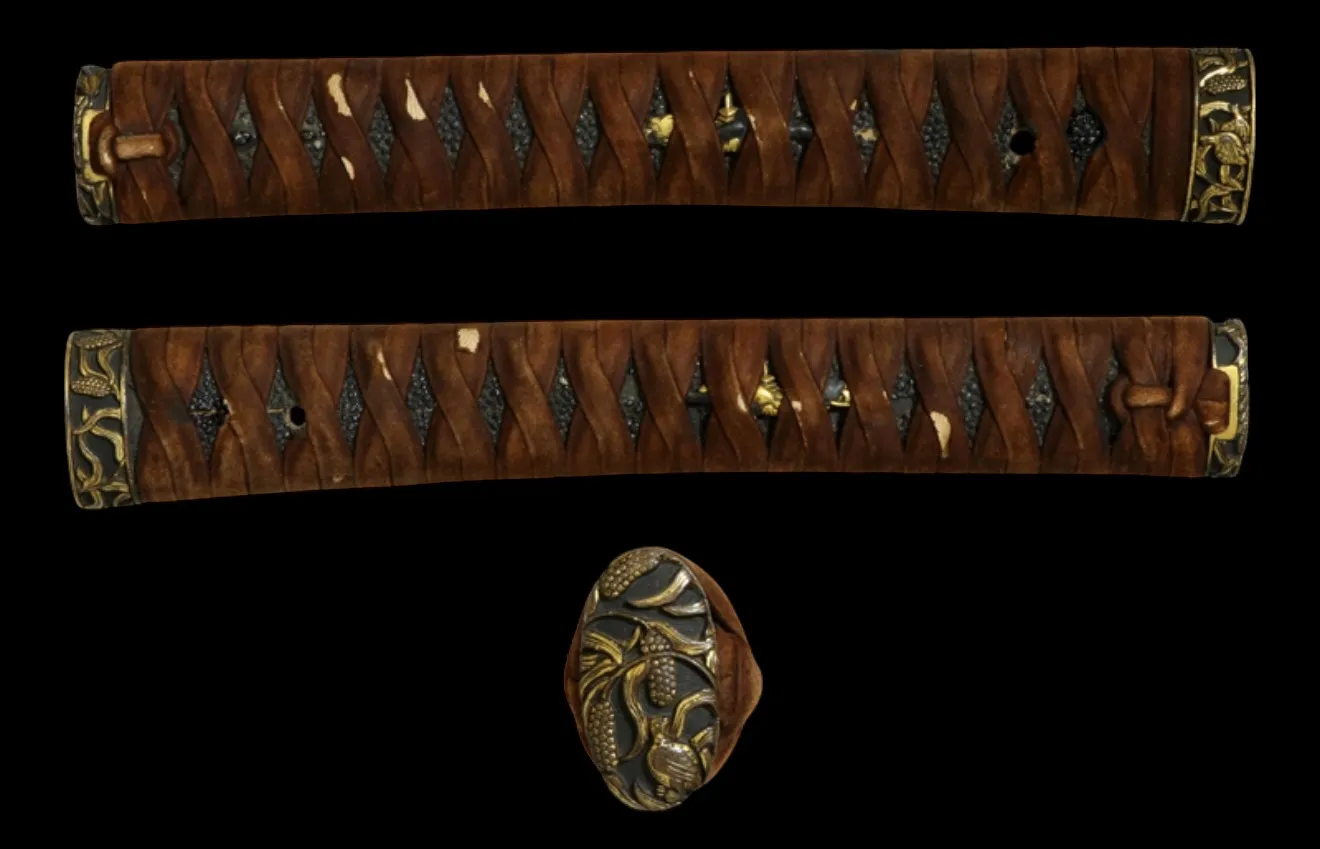 Kamakura Katana Rai Kunizane Tokubetsu Hozon. Detailed close-up of the tsuka (handle) with brown wrapping.