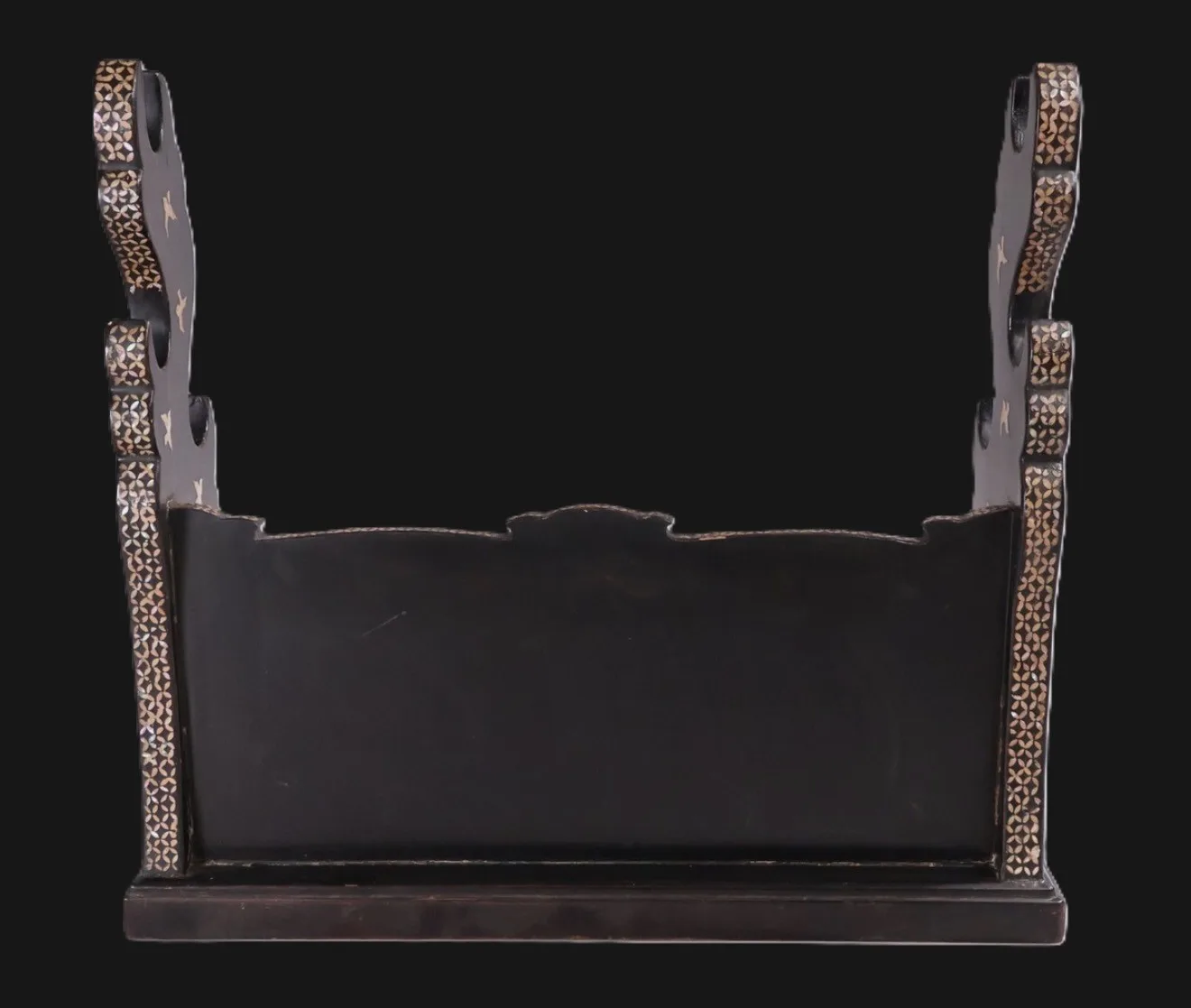 Antique Japanese Three-Sword Katana Kake with Raden – Meiji Period antique-japanese-gold-lacquer-katana-kake-meiji — 1868–1912 view 14