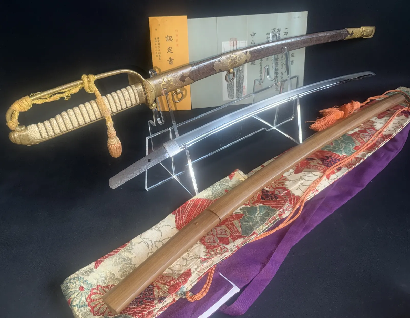 Naruse Family Heirloom Bizen Osafune Tadamitsu katana in Kyū Guntō koshirae, blade and saya visible.