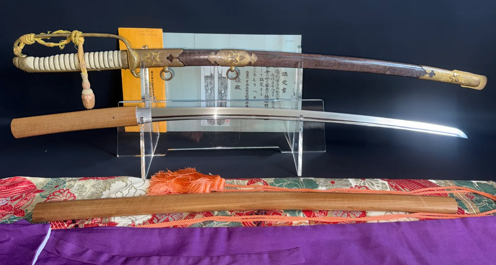 Naruse Family Heirloom Bizen Osafune Tadamitsu katana 1562, exposed blade and Naval Kyū Guntō koshirae