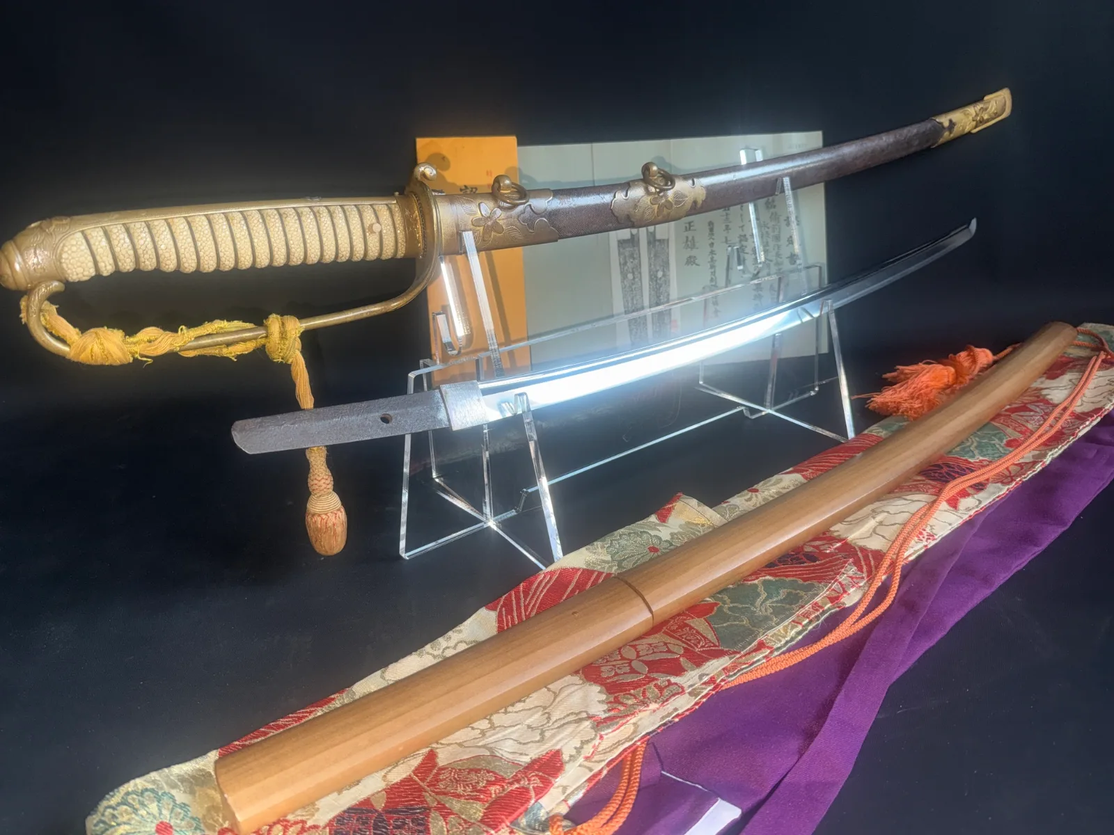 Naruse Family Heirloom Bizen Osafune Tadamitsu katana in Kyū Guntō koshirae, blade and saya visible