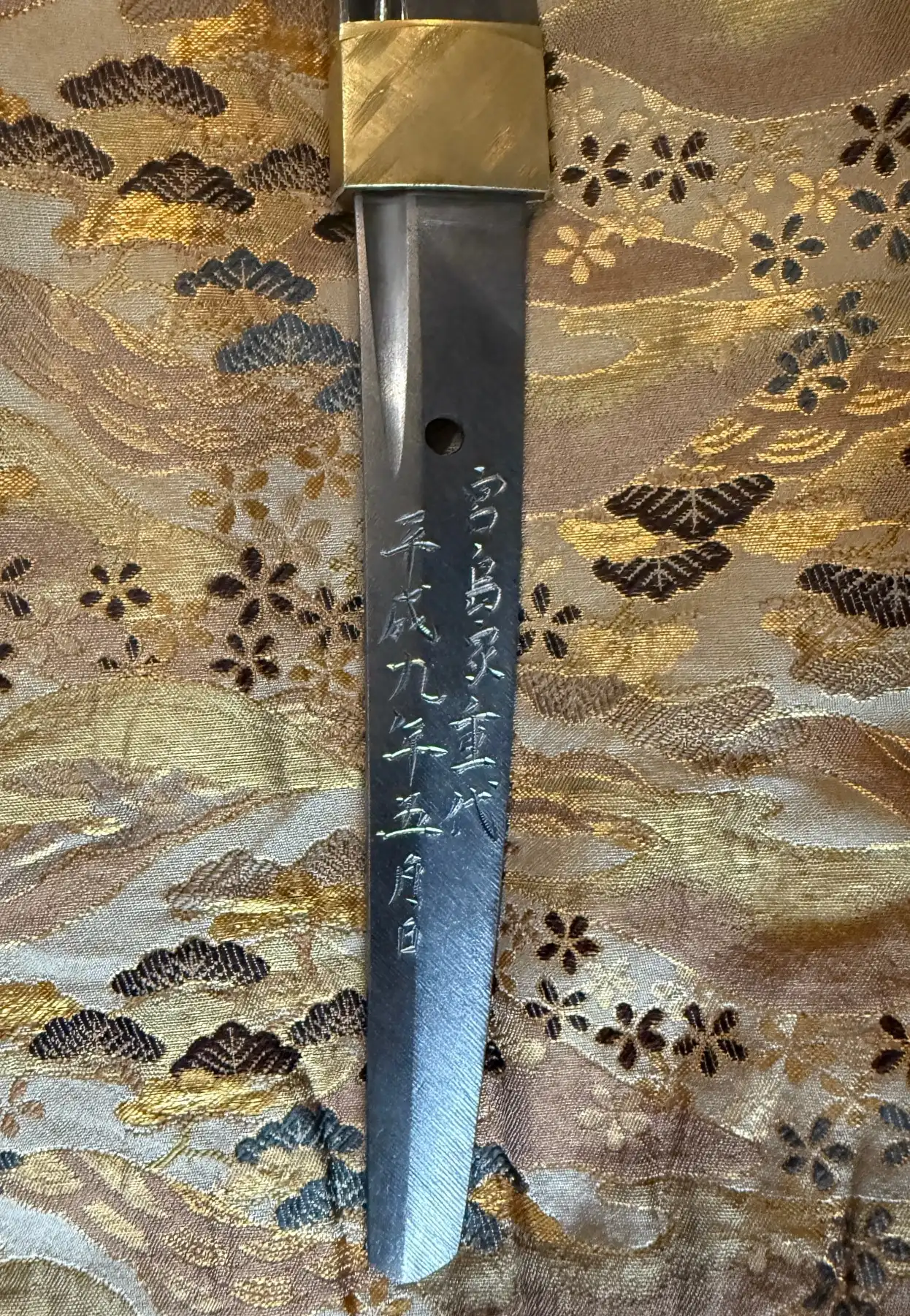 Kyodai Originals Tachi Katana Sadayoshi/Sadahito tang with signature inscriptions against golden silk fabric